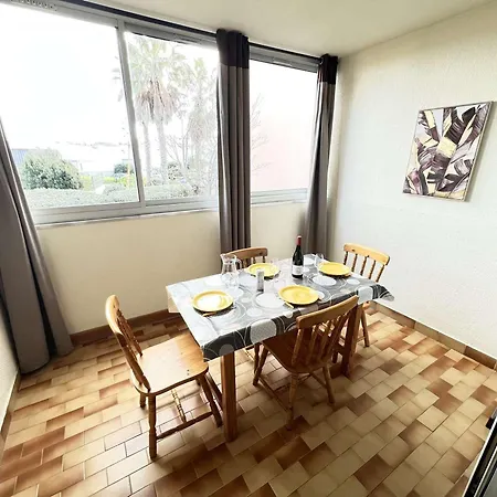 Avec Parking Et Piscine, Pres - Fr-1-702-76 Apartment *