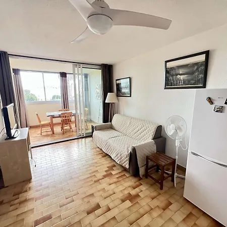 Avec Parking Et Piscine, Pres - Fr-1-702-76 Agde