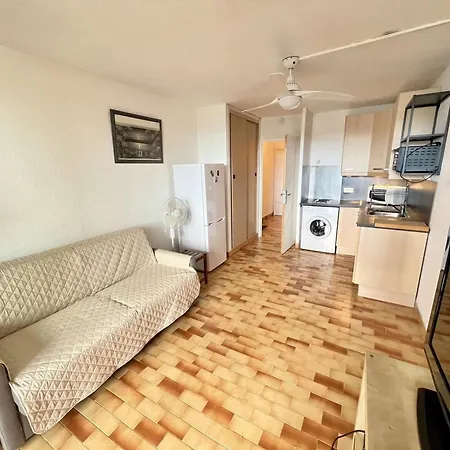 Avec Parking Et Piscine, Pres - Fr-1-702-76 Apartment