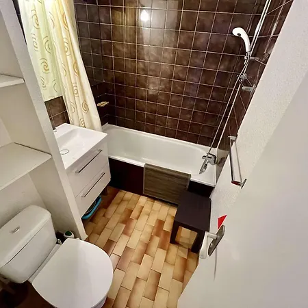 Apartamento Avec Parking Et Piscine, Pres - Fr-1-702-76 *